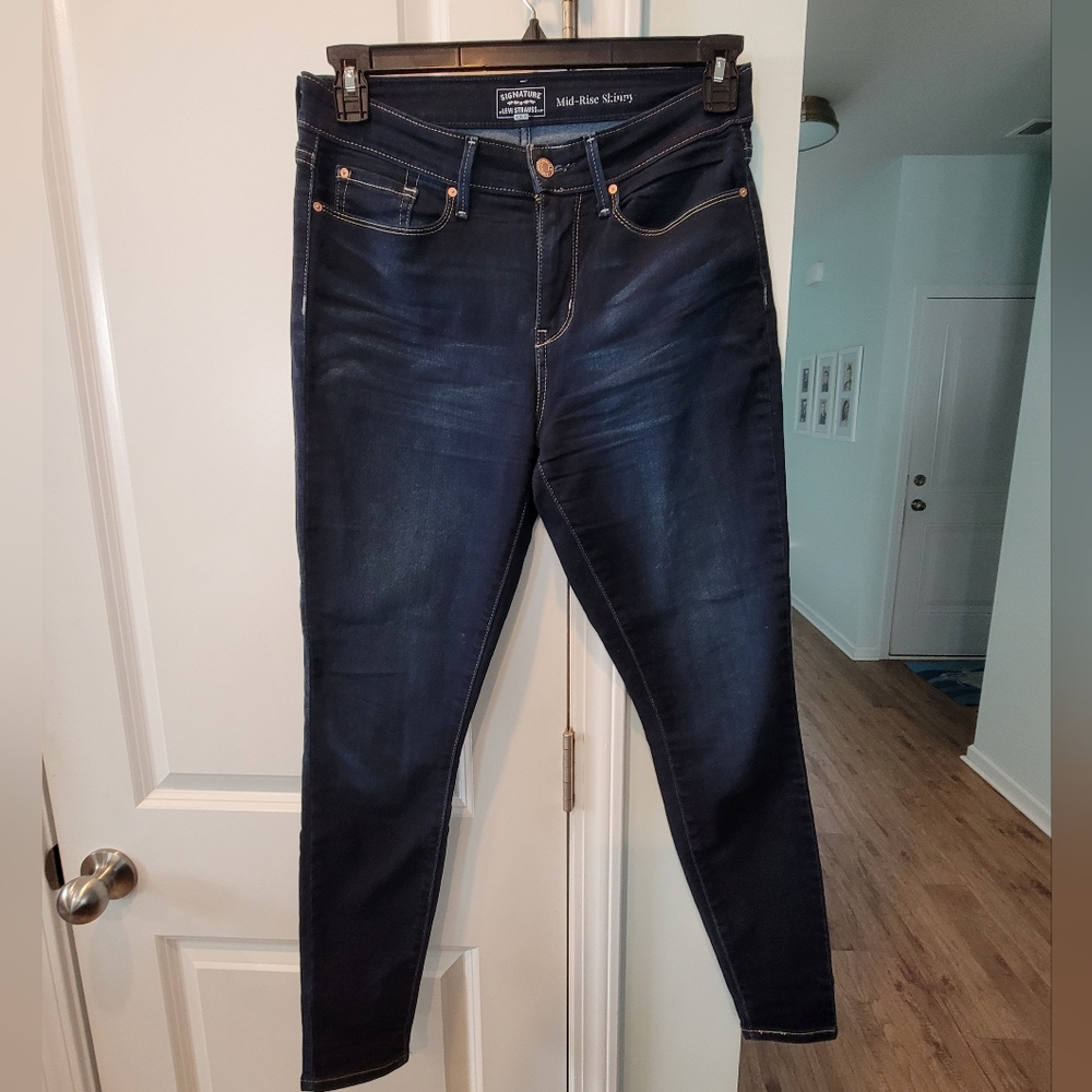 Levis Signature Gold Womens Midrise Skinny Jean size 10 (30x30)